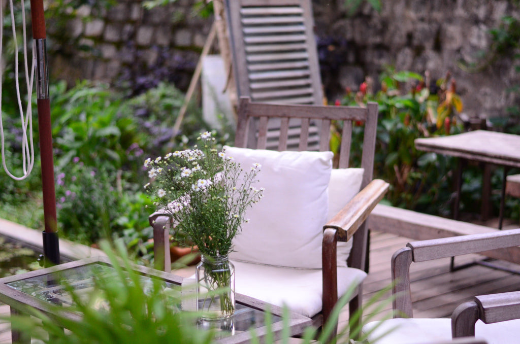 9 Eco-Friendly Outdoor Design Tips for Spring