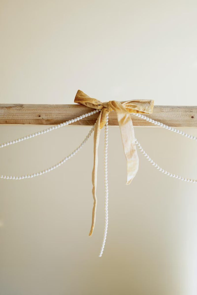 Bow Garland with Pearls - view 5