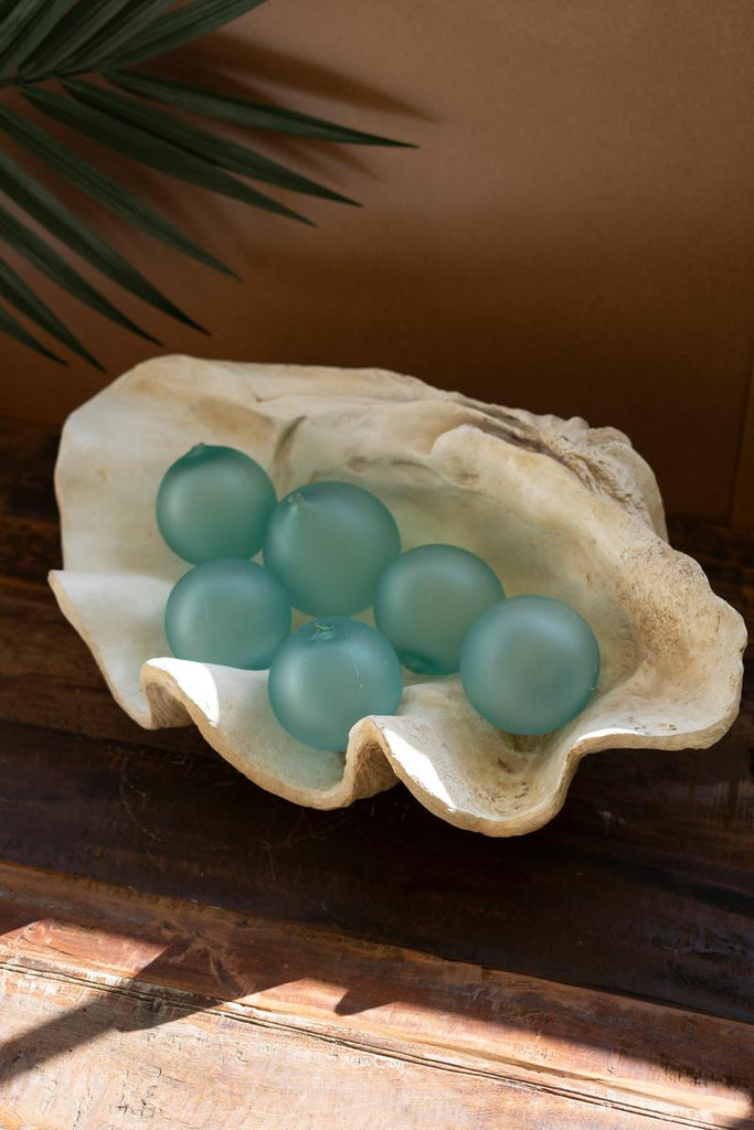 Giant Resin Clam Shell – image 3