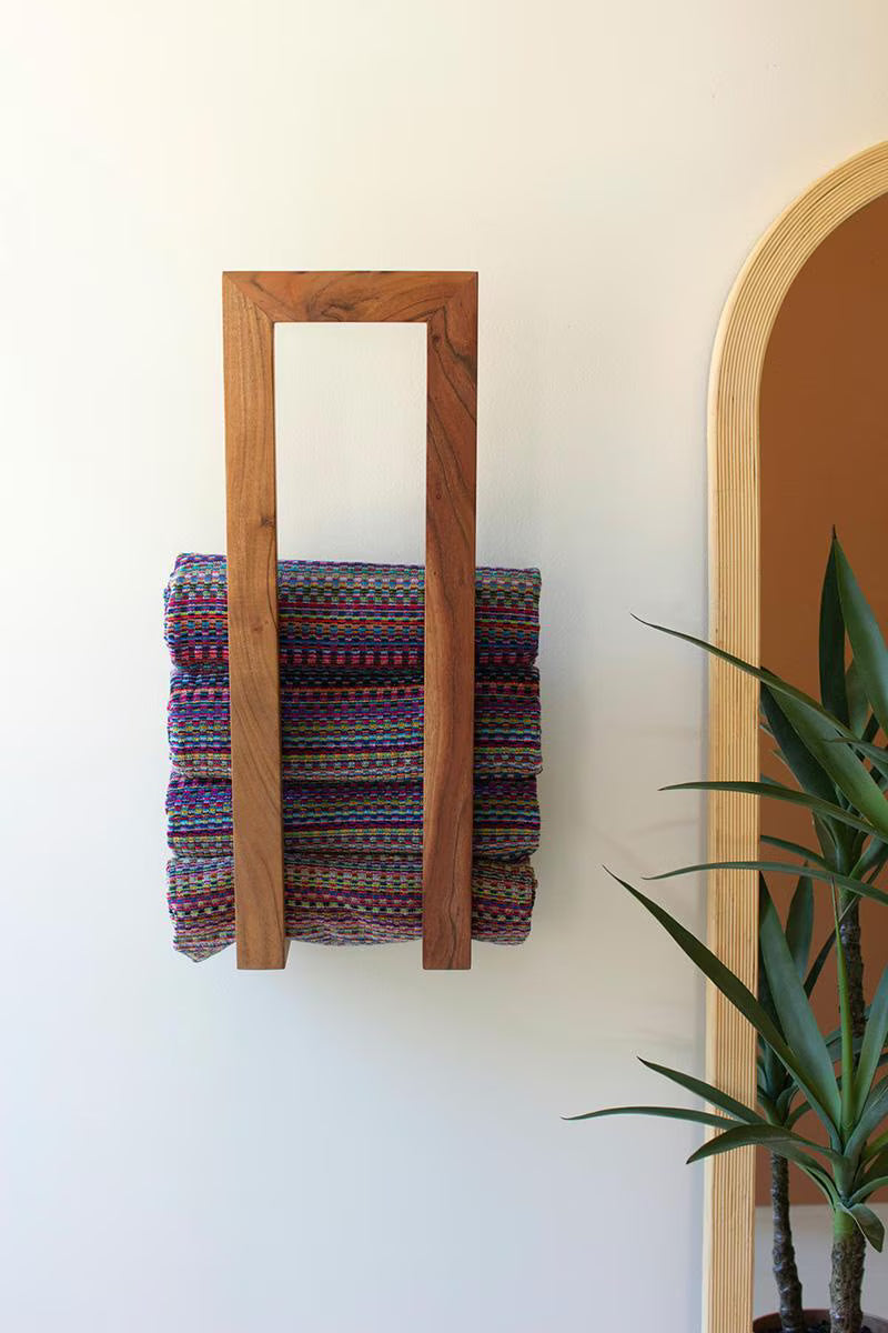 WOODEN WALL TOWEL RACK — Kalalou NRAH1038