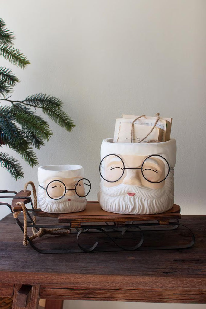 Set of 2 Concrete Santa Planters - image 4
