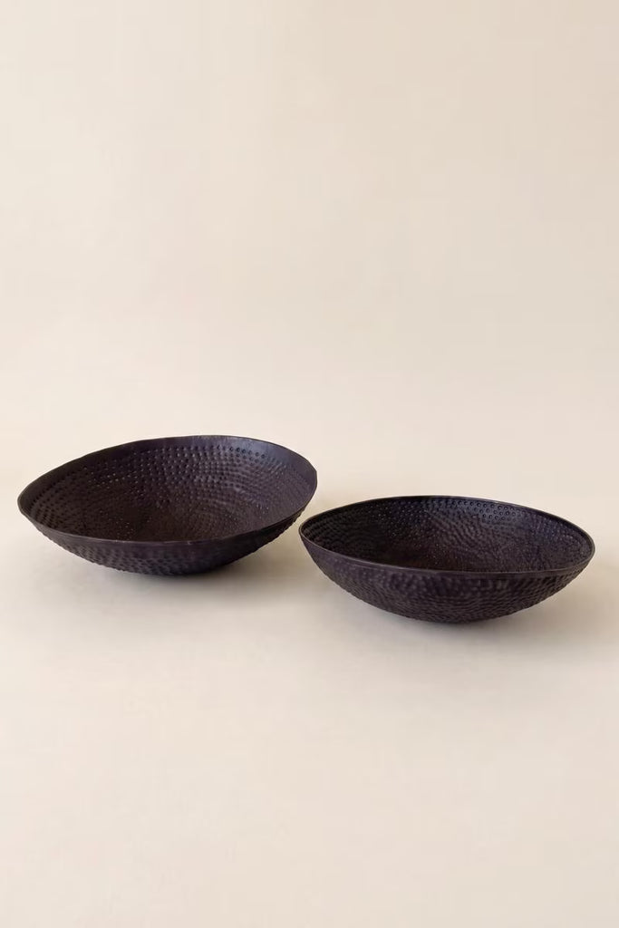Set of 2 Hammered Iron Bowls - image 4