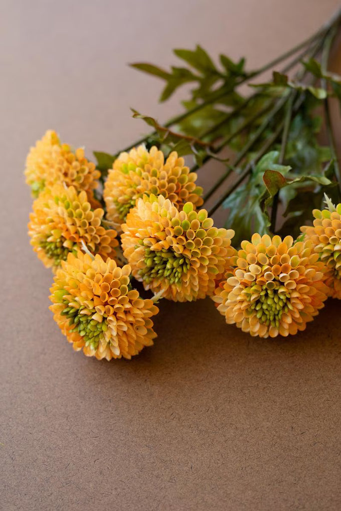 BUNDLE OF SEVEN  ARTIFICIAL ZINNIAS - YELLOW — Kalalou CHAL1004