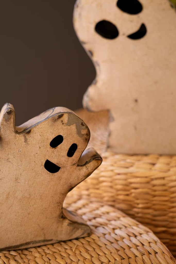 Set of 2 Recycled Iron Halloween Ghosts - image 4