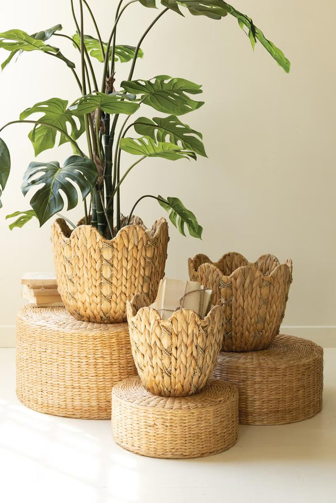Set of 3 Water Hyacinth Baskets with Wavy Rims – image 1