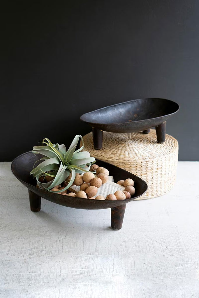 SET OF TWO OVAL IRON BOWLS — Kalalou NMCC1358