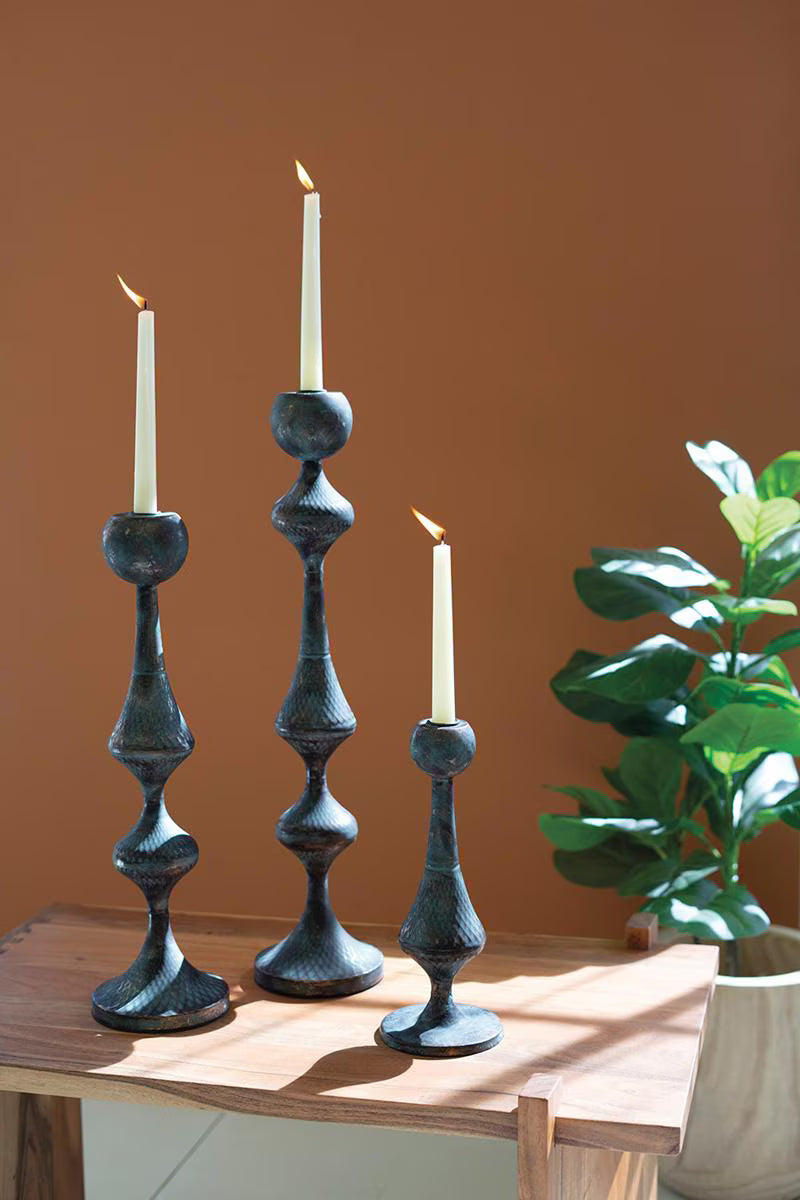 SET OF THREE METAL CANDLE TOWERS — Kalalou CMNQ1259