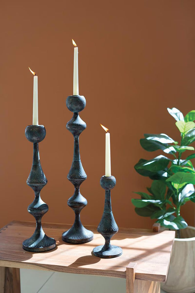 SET OF THREE METAL CANDLE TOWERS — Kalalou CMNQ1259