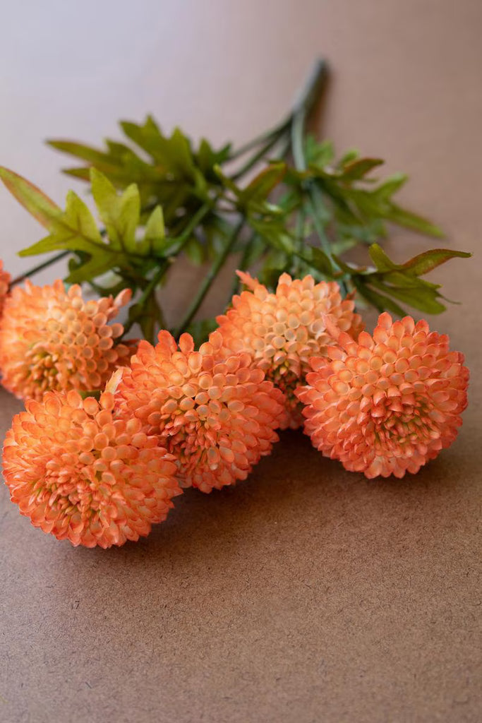 BUNDLE OF SEVEN  ARTIFICIAL ZINNIAS - ORANGE — Kalalou CHAL1003