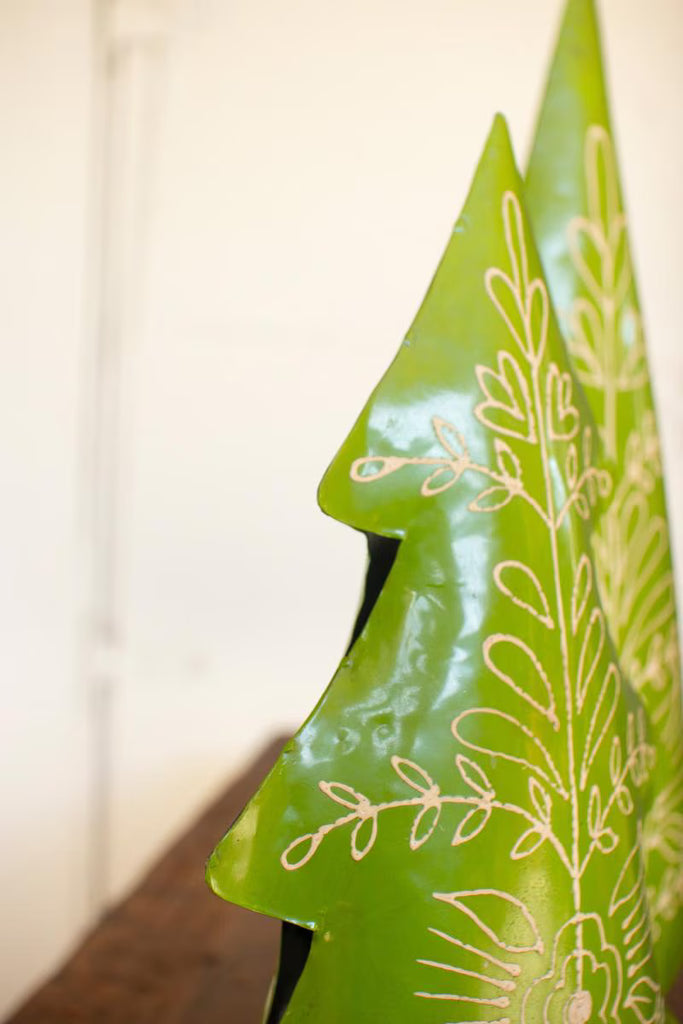 Set of 2 Recycled Painted Metal Folk Christmas Trees – image 5