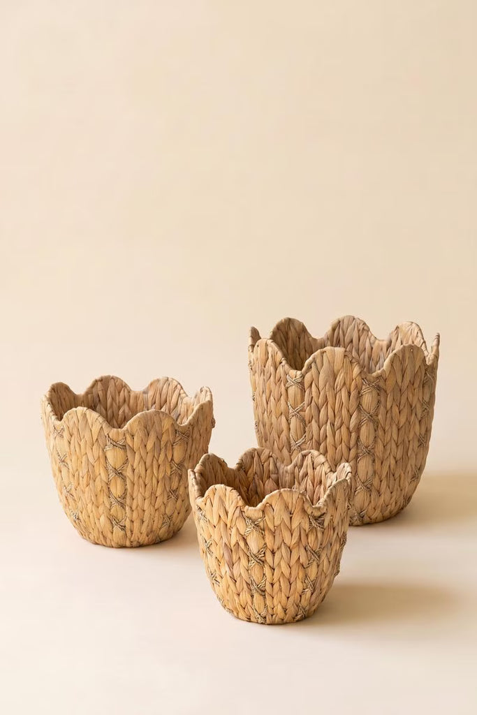 Set of 3 Water Hyacinth Baskets with Wavy Rims – image 4