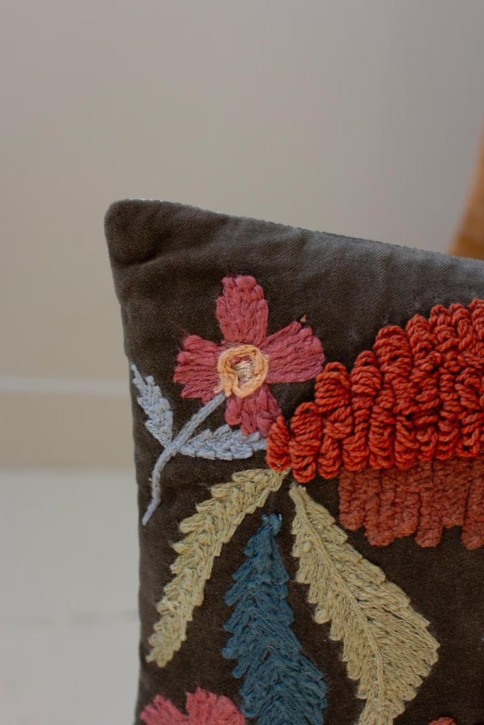 Set of 2 Embroidered Pillows with Flowers - One Each Color – image 7
