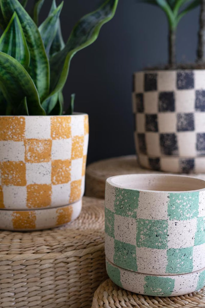 SET OF THREE CHECKERED CLAY PLANTERS WITH TRAYS — Kalalou H4427