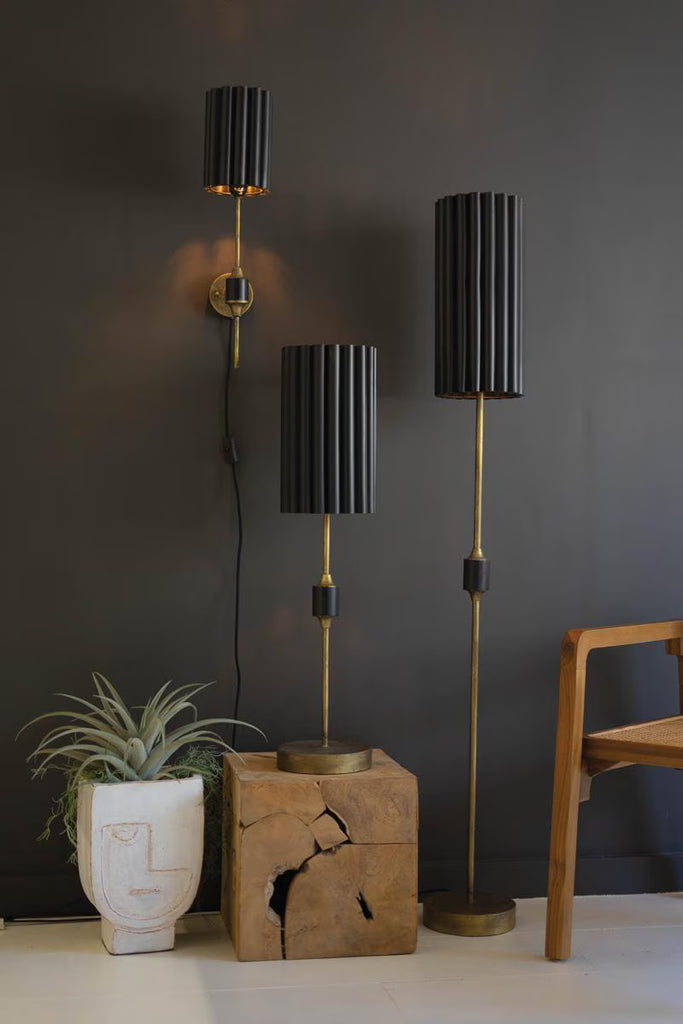 ANTIQUE GOLD TABLE LAMP WITH FLUTED BLACK METAL SHADE — Kalalou CLL2805