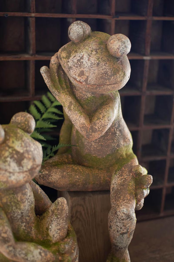 FAUX CONCRETE FROG - LARGE — Kalalou CHE1473