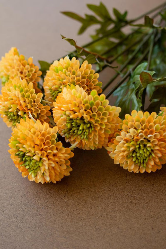 BUNDLE OF SEVEN  ARTIFICIAL ZINNIAS - YELLOW — Kalalou CHAL1004