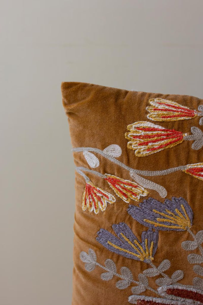 Set of 2 Embroidered Pillows with Flowers - One Each Color – image 6