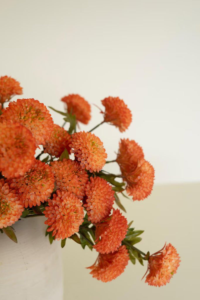BUNDLE OF SEVEN  ARTIFICIAL ZINNIAS - ORANGE — Kalalou CHAL1003