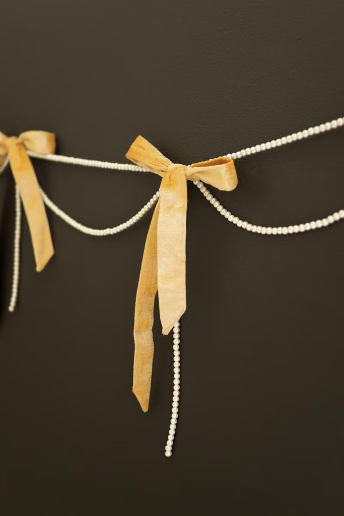 Bow Garland with Pearls - view 3
