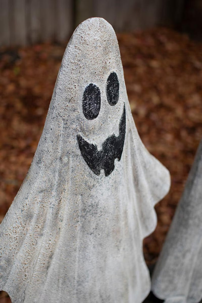 Set of 2 Painted Metal Ghosts – image 4