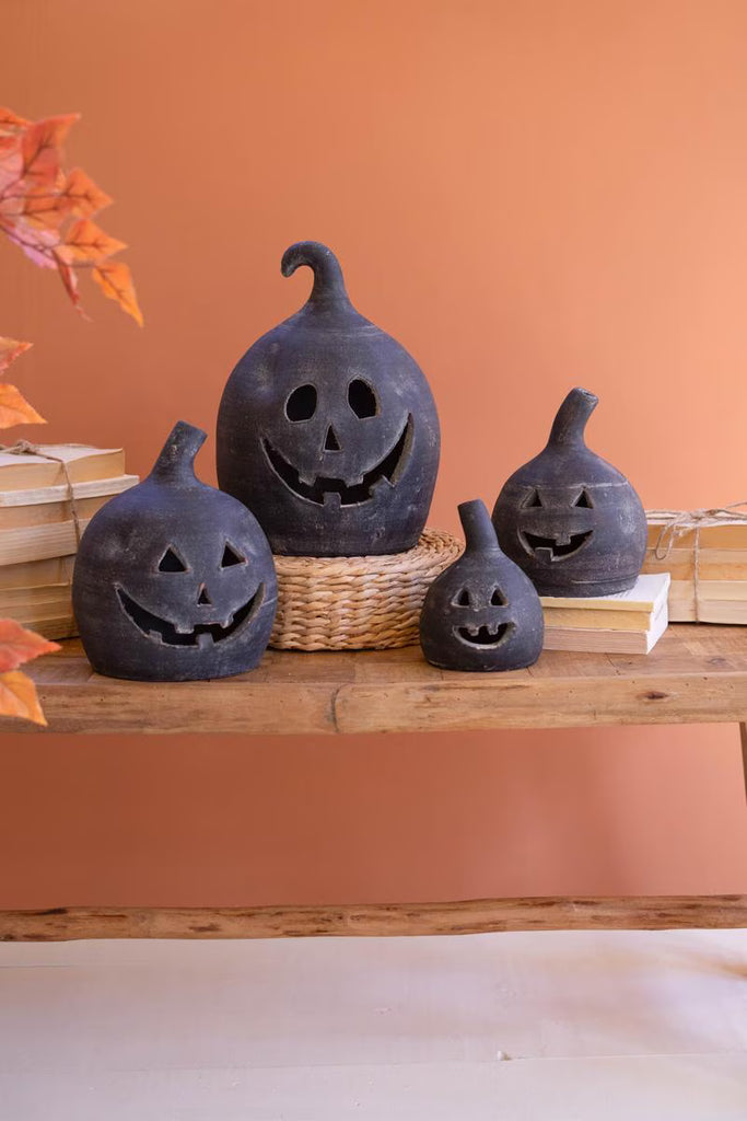 Set of 2 Small Clay Jack-o-lanterns - Black – image 3