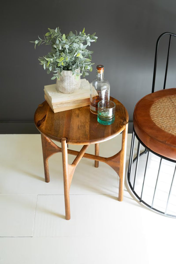ROUND MANGO WOOD ACCENT TABLE — Kalalou NABA1004