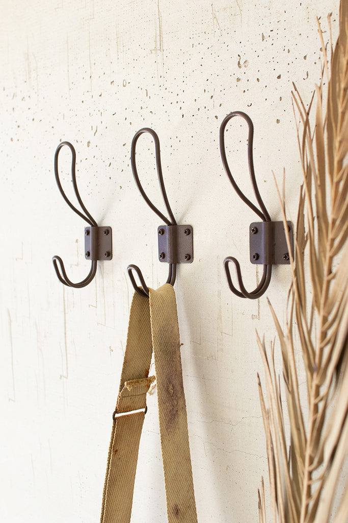 Box Of 24 Rustic Metal Coat Hooks With Screws - Hearts Attic 